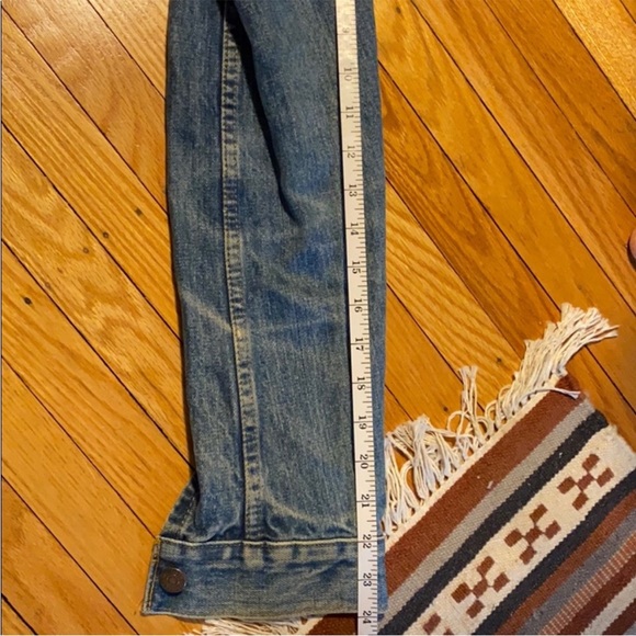 The COOLEST vintage Levi’s denim jacket - Picture 6 of 8